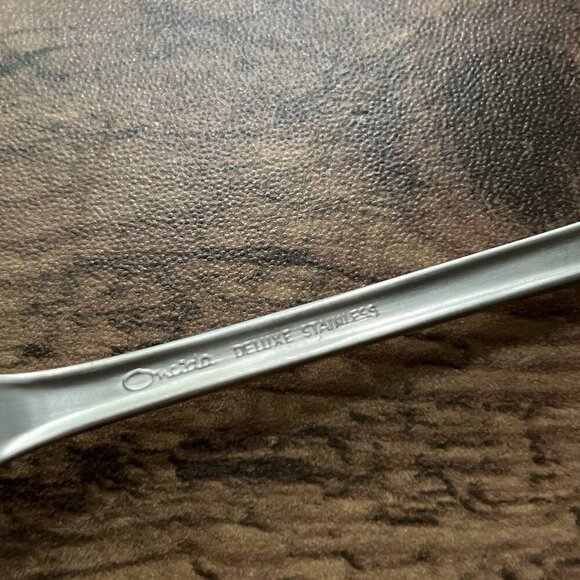 Oneida Independence Stainless Steel Medium Solid Cold Meat Serving Fork 8 3/8" - Picture 4 of 4